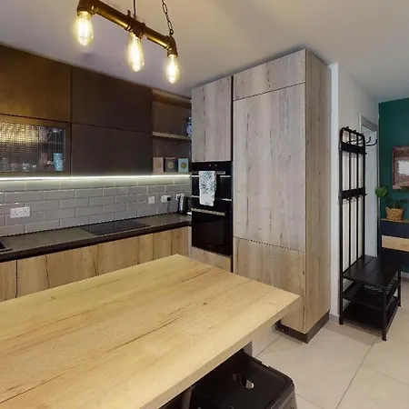 アパート Newly Finished 3 Bedroom Close To The Beach- Bahar Ic Caghaq ナッシャー